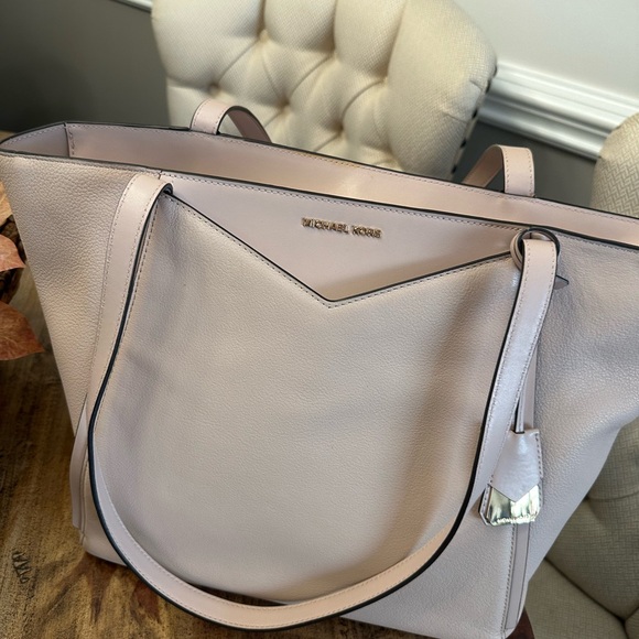 Michael Kors Pink Bag - Picture 6 of 16
